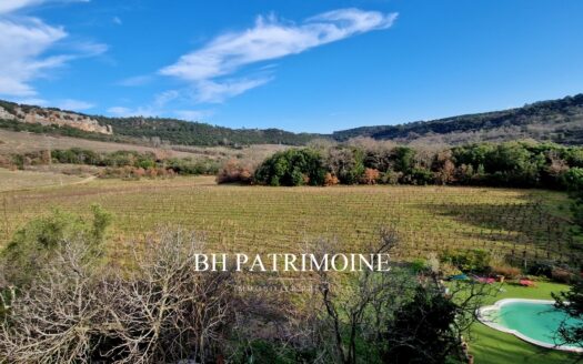 Domaine 500m² sur 55 hectares Proche Pézenas (30 km)